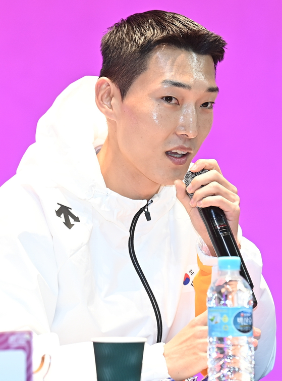 구미 아시아육상경기선수권대회 하루 전인 26일, 우상혁이 각오를 밝히고 있다. 뉴스1