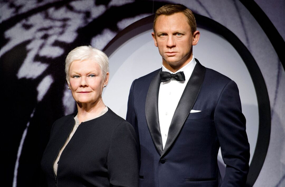 영국 정보기관 MI6을 모델로 제작한 첩보영화 007의 마담M과 주인공 제임스 본드. 최근 영국 MI6 차기 수장으로 주중국대사 바버라 우드워드(64) 현 유엔대사가 유력하다는 전망이 나온다. 사진 데일리익스프레스 캡처