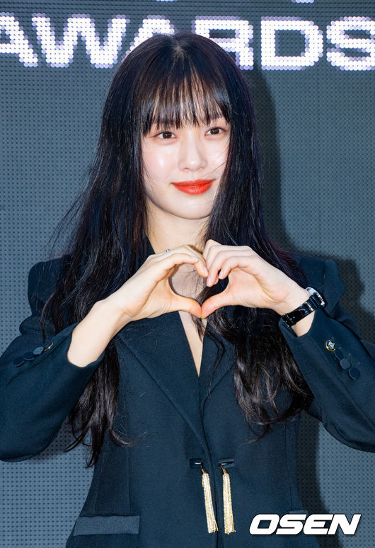 [OSEN=민경훈 기자] 17일 오후 서울 성수동 에스팩토리에서 엘르 스타일 어워즈 포토콜 행사가 열렸다이 자리에는 배우 하정우, 이하늬, 이제훈, 고민시, 안보현, 임지연, 이수혁, 가수 CL, 성시경, 장기하, 에이티즈 산, 가수 겸 배우 혜리 등이 참석했다.배우 고민시가 포즈를 취하고 있다. 2024.10.17 / rumi@osen.co.kr