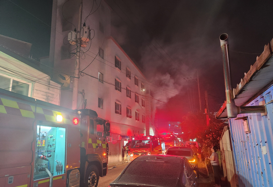 28일 오후 9시33분쯤 충남 서산시 동문동 한 모텔에서 화재가 발생했다. 연합뉴스