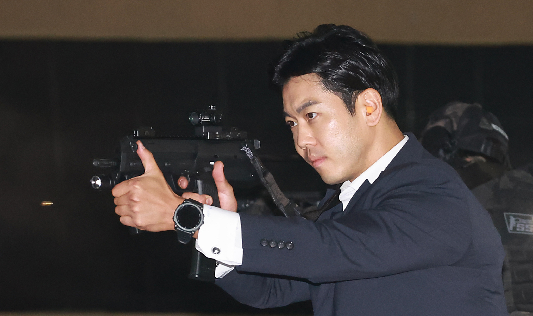경호관들은 실전 대비 훈련에서 회당 100발 이상의 실탄을 사격하며 대응 역량을 강화하고 있다. 김현동 기자