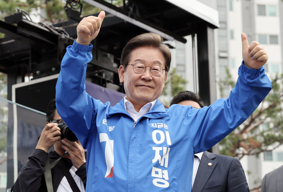 이재명 더불어민주당 대선 후보가 31일 오후 충북 청주시 오창읍에서 유세하고 있다. 김성룡 기자