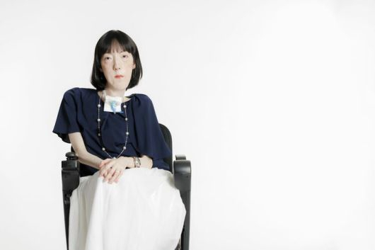 이치카와 사오. 희귀 근육병을 앓고 있는 그는 자전적 소설 『헌치백』으로 2023년 아쿠타가와상을 받았다. 사진 허블