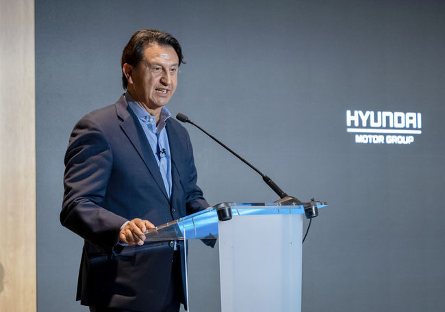 스페인 바르셀로나의 카탈루냐 콩그레스 센터(Palau de Congressos de Catalunya)에서 열린 FISITA WMC(FISITA World Mobility Conference)에서 현대차 대표이사 호세 무뇨스 사장이 기조연설을 하고 있다.
