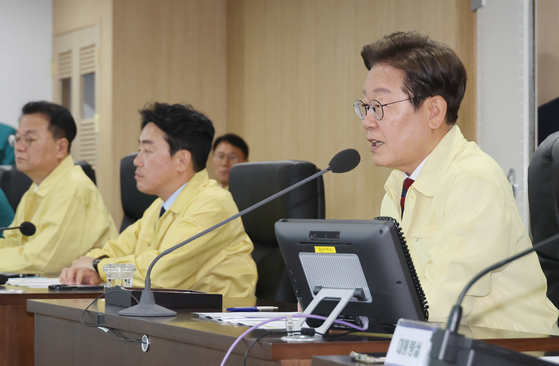 이재명 대통령이 5일 서울 용산 대통령실 청사 국가안전보장회의(NSC) 회의실에서 열린 안전치안점검회의에서 발언하고 있다. 연합뉴스.