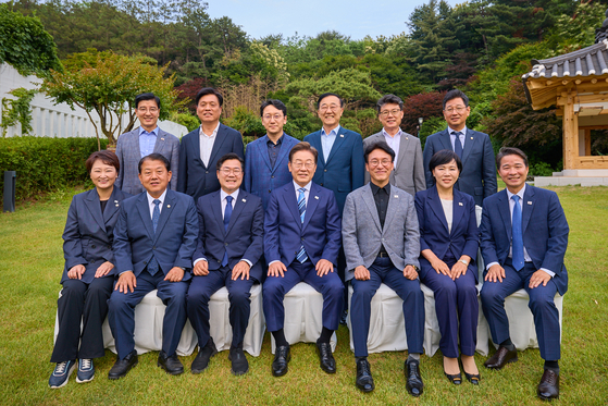 이재명 대통령은 7일 더불어민주당 지도부를 한남동 관저로 초청해 만찬을 가졌다. 사진 대통령실