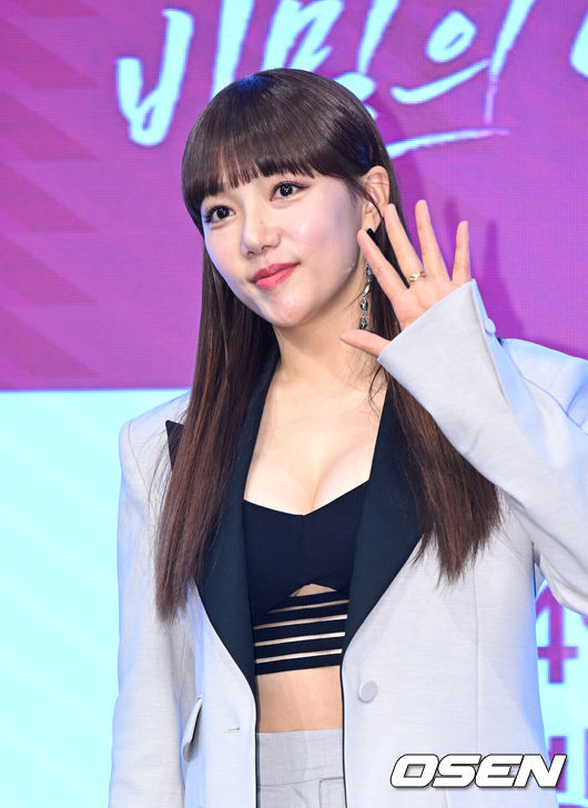[OSEN=이대선 기자] 14일 오후 서울 구로구 디큐브시티에서 KBS 2TV 새 일일드라마 ‘비밀의 여자’ 제작발표회가 열렸다.배우 이채영이 포토타임을 가지고 있다. 2023.03.14 /sunday@osen.co.kr