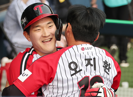 선수단의 구심점 역할을 수행하는 오지환의 타격감 부활은 올 시즌 우승에 도전하는 LG의 중요 과제다. 뉴스1