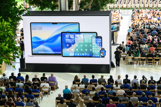 9일(현지시간) 미국 캘리포니아주 쿠퍼티노 애플 본사에서 열린 세계개발자회의(WWDC, Worldwide Developers Conference) 모습. AFP=연합뉴스