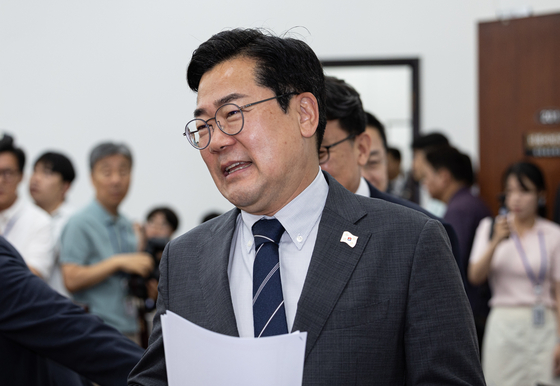 박찬대 더불어민주당 대표 직무대행 겸 원내대표가10일 오전 서울 여의도 국회에서 열린 원내대책회의에 참석하고 있다. 뉴스1