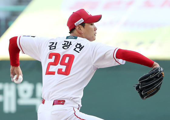 SSG와 2027년까지 연장 계약한 투수 김광현. 사진 SSG 랜더스
