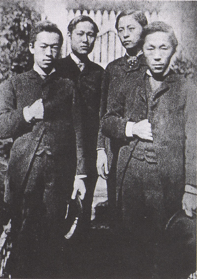  갑신정변 주역들의 일본 망명 직후 1885년 모습. 왼쪽부터 박영효, 서광범, 서재필, 김옥균. [중앙포토]