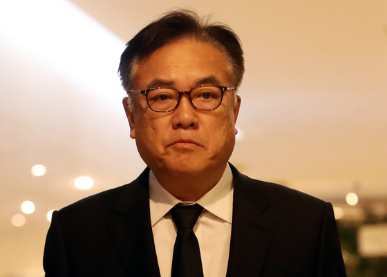 정진석 전 대통령비서실장. 사진은 지난 4월 2일 오후 부산 해운대백병원 장례식장에 마련된 고(故) 장제원 전 국민의힘 의원의 빈소로 향하는 모습. 뉴스1