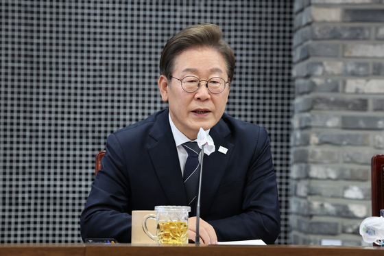 이재명 대통령이 13일 경기 연천군청에서 열린 기본소득 현장보고에서 모두발언을 하고 있다. 대통령실사진기자단