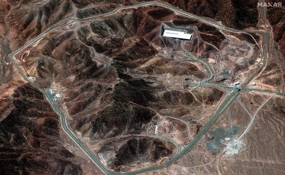 지난 14일 위성 영상업체 막사 테크놀로지가 촬영한 이란 포르도 핵저장 시설의 모습. AFP=연합뉴스