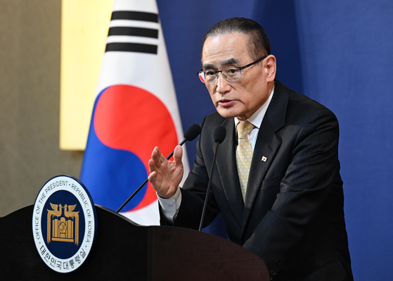 위성락 대통령실 국가안보실장이 16일(현지시간) 캐나다 캘거리 프레스센터에서 한미정상회담 무산과 관련한 브리핑을 하고 있다. 대통령실사진기자단