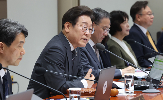이재명 대통령이 19일 용산 대통령실에서 열린 국무회의에서 발언하고 있다. 연합뉴스
