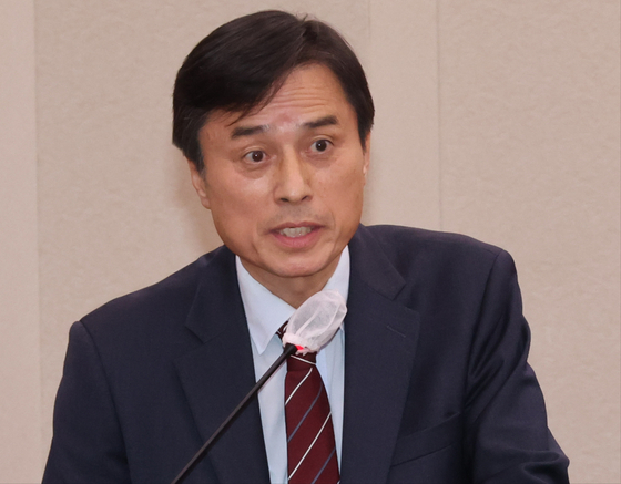 조은석 내란특별검사가 18일 김용현 전 국방부장관을 위계에 의한 공무집행방해 및 증거인멸교사 혐의로 추가기소했다. 연합뉴스