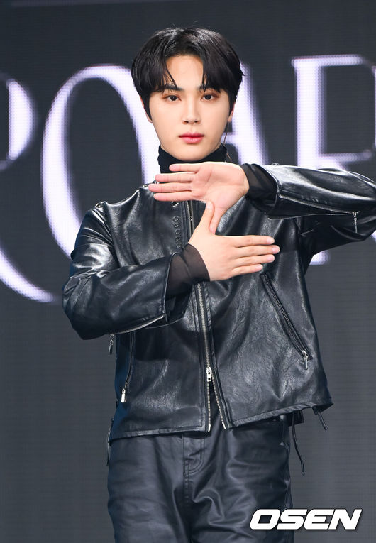 [OSEN=박준형 기자] 20일 오후 서울 광진구 예스24 라이브홀에서 그룹 더보이즈(THE BOYZ)의 미니 8집 '비 어웨이크'(BE AWAKE)' 컴백 쇼케이스가 진행됐다. 더보이즈 주학년이 포즈를 취하고 있다. 2023.02.20 / soul1014@osen.co.kr