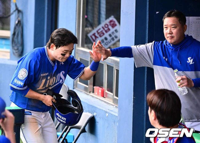 [OSEN=지형준 기자] 삼성 박승규, 박진만 감독. / jpnews@osen.co.kr