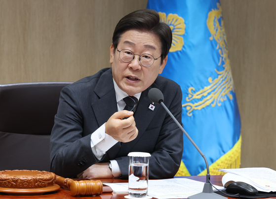 이재명 대통령이 19일 서울 용산구 대통령실 청사에서 열린 국무회의에서 발언하고 있다. 대통령실통신사진기자단