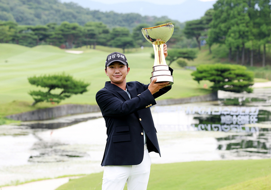 옥태훈이 22일 끝난 제68회 KPGA 선수권대회에서 우승했다. 사진 KPGA