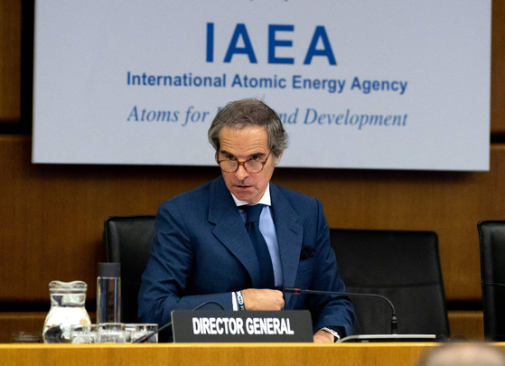 라파엘 그로시 국제원자력기구(IAEA) 사무총장이 16일 오스트리아 빈 IAEA 본부에서 열린 IAEA 이사회에 참석한 모습. AFP=연합뉴스