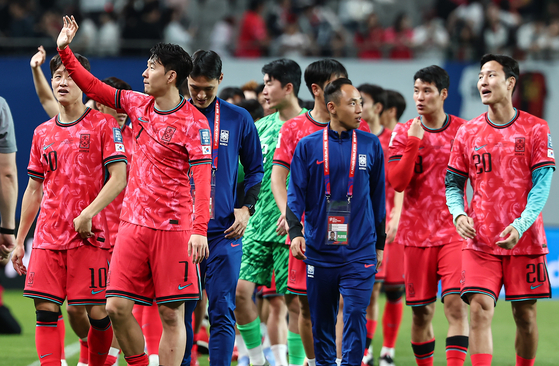 중앙그룹이 11회 연속 월드컵 본선행을 이룬 한국축구대표팀 소식을 비롯해 월드컵과 올림픽 TV 중계를 맡을 TV 방송권자 선정 재입찰을 실시한다. 뉴스1