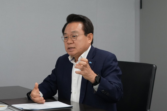 안병길 한국해양진흥공사 사장이 지난 12일 서울 영등포구 해진공 서울사무소에서 중앙일보와 인터뷰하고 있다. [사진 한국해양진흥공사]