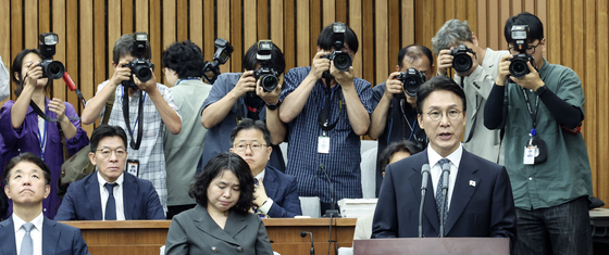 김민석 국무총리 후보자가 24일 오전 국회에서 열린 인사청문회에 출석해 모두발언을 하고 있다. 김성룡 기자