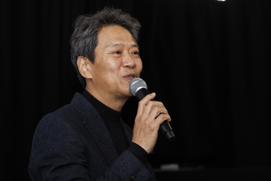 임종석 전 대통령 비서실장이 지난 3월 서울 중구 하제의숲에서 열린 희망래일 공개특강에 참석해 '한반도 평화를 위한 제언'을 주제로 강연하는 모습. 연합뉴스