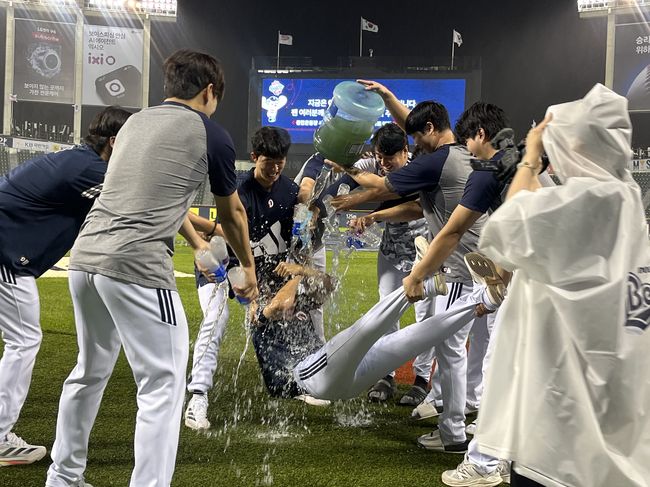두산 베어스 제공