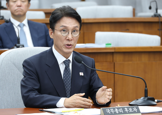 김민석 국무총리 후보자가 24일 서울 여의도 국회에서 열린 인사청문회에 출석해 의원 질의에 답하고 있다. 뉴스1
