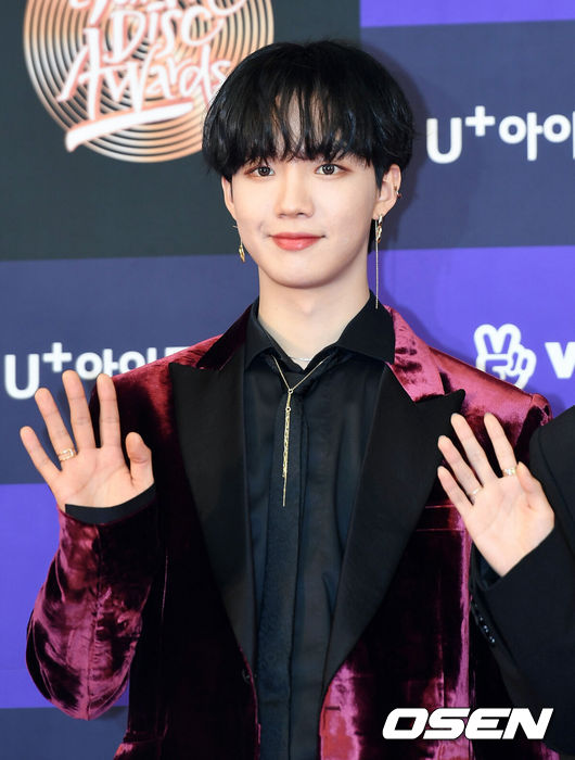 [OSEN=이대선 기자] 4일 오후 서울 구로구 고척 스카이돔에서 ‘제34회 골든디스크어워즈 with 틱톡’(2020 골든디스크) 디지털 음원 부문 시상식이 열렸다.그룹 AB6IX 임영민이 포즈를 취하고 있다. /sunday@osen.co.kr