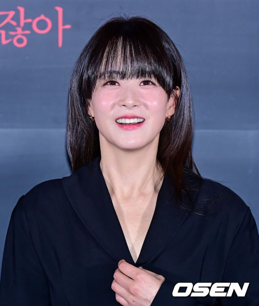 [OSEN=지형준 기자] 13일 오후 서울 성동구 성수동1가 메가박스 성수점에서 영화 '주차금지' 언론시사회가 열렸다.'주차금지'는 주차로 시작된 사소한 시비가 최악의 상황으로 치닫으며 벌어지는 생활 밀착형 스릴러. 이번 '주차금지'에서 기대를 모으고 있는 포인트는 바로 연기파 배우들의 캐스팅으로, 배우 류현경부터 김뢰하, 그리고 떠오르는 충무로 기대주 차선우까지 참여했다.배우 류현경이 간담회를 하고 있다. 2025.05.13 /jpnews@osen.co.kr