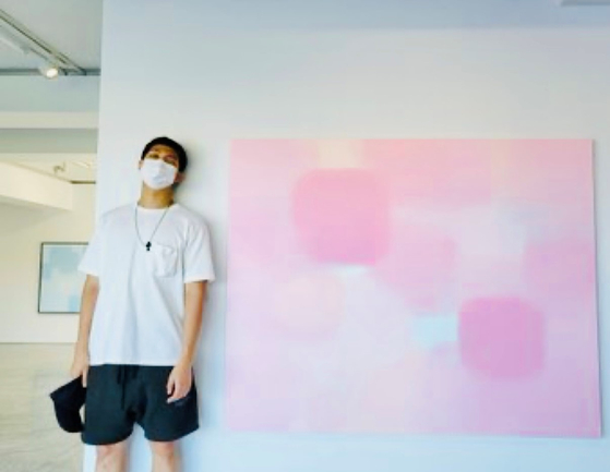 2021년 PKM갤러리에서 연 개인전 당시 BTS RM의 올린 사진. 사진 방탄소년단 트위터