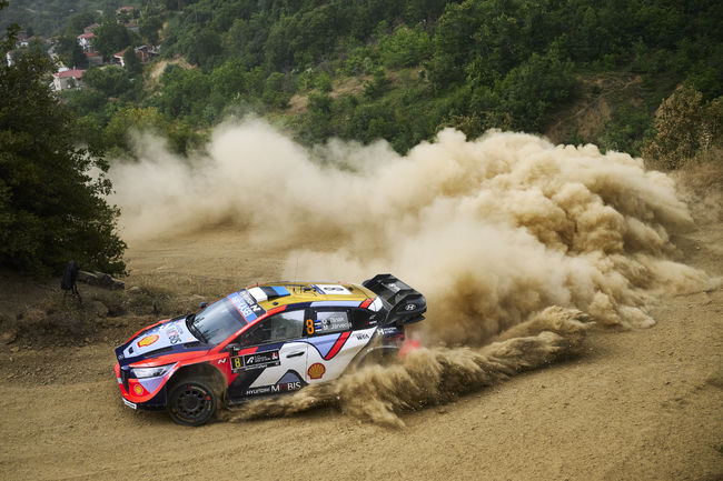 2025 WRC 그리스 랠리에서 질주하는 현대 월드랠리팀 ‘i20 N Rally1’ 경주차.