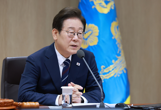 이재명 대통령이 1일 서울 용산 대통령실 청사에서 열린 국무회의에서 발언하고 있다.연합뉴스