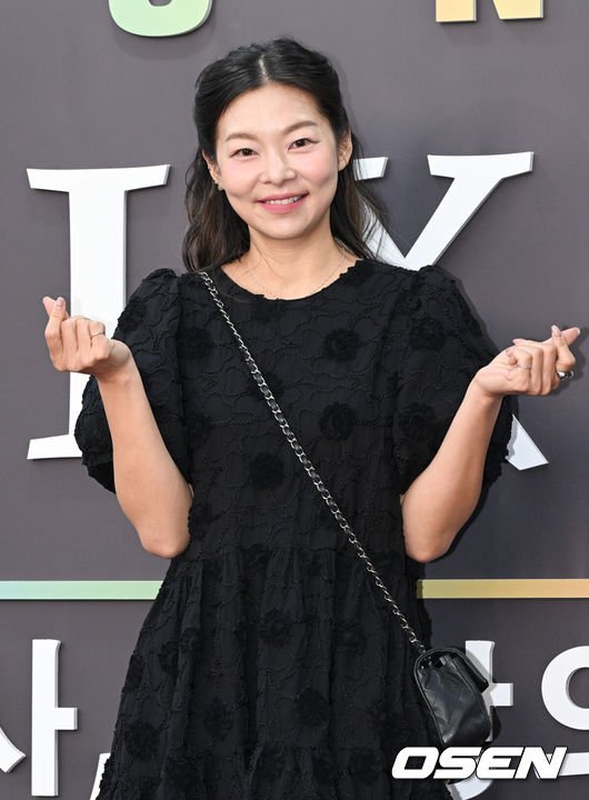 [OSEN=조은정 기자]전시 '문도 픽사: 픽사, 상상의 세계로' 레드카펫 행사가 7일 서울 성동구 성수문화예술마당에서 열렸다.이번 전시의 이름 ‘문도’는 스페인어로 세계를 뜻한다. 즉 픽사의 세계인 셈이다. 다음달 29일까지 열린다.모델 송해나가 포즈를 취하고 있다. 2025.05.07 /cej@osen.co.kr
