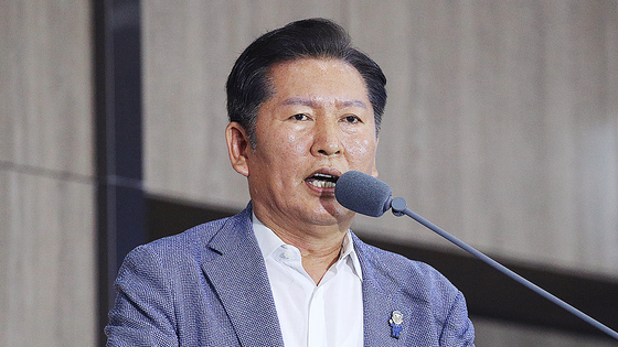  더불어민주당 당권에 도전하는 정청래 의원이 29일 오후 충북 청주시 오송읍 오스코에서 열린 ‘더민주전국혁신회의 전국대회’에 참석해 정견 발표를 하고 있다. 뉴스1