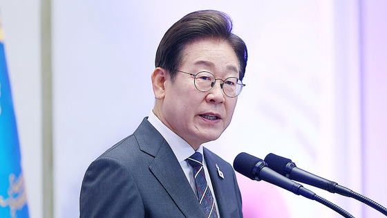 이재명 대통령이 27일 청와대 영빈관에서 열린 '호국보훈의 달, 대통령의 초대'에서 발언하고 있다. 대통령실사진기자단 중앙일보 김현동