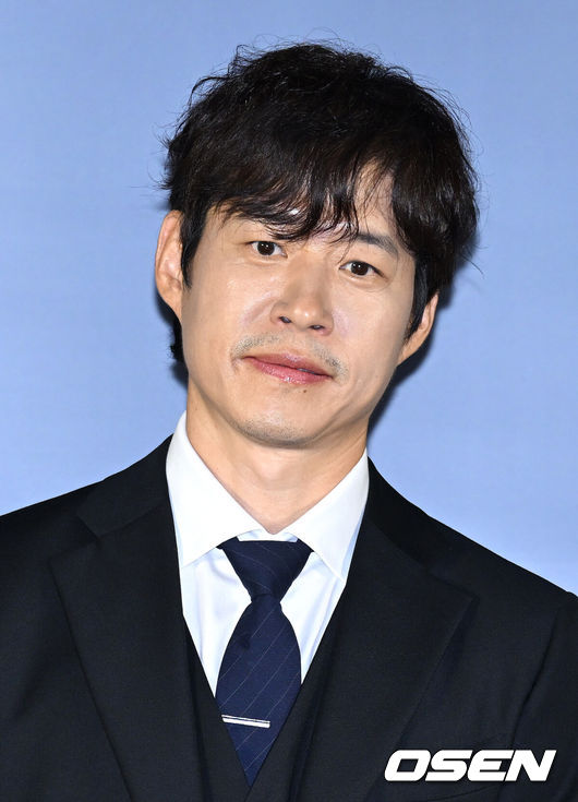 [OSEN=이대선 기자] 27일 오전 서울 CGV 용산아이파크몰에서 영화 ‘소년들’ 제작보고회가 열렸다.배우 유준상이 취재진의 질문을 듣고 있다. 2023.09.27 /sunday@osen.co.kr