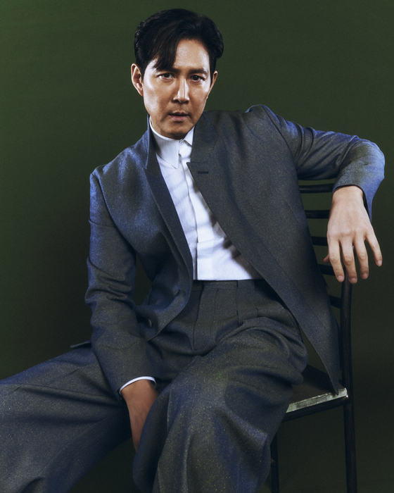 이정재는 '오징어 게임' 시리즈의 메인 주인공 성기훈 역을 맡았다. 시즌1 우승자였던 그는 시즌2~3에선 게임장을 없애겠다는 복수심으로 게임에 재참가한다. 사진 넷플릭스