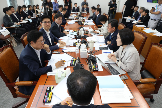 지난 2일 오후 서울 여의도 국회에서 예산결산특별위원회에서 제1차 2025년도 제2회 추가경정예산안 등 조정소위원회가 열리고 있다. 뉴스1