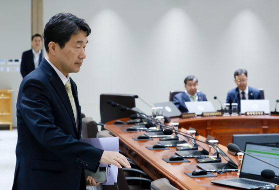 이주호 국무총리 직무대행 부총리 겸 교육부 장관이 지난 1일 서울 용산 대통령실 청사에서 열린 국무회의에 참석하고 있다. 연합뉴스