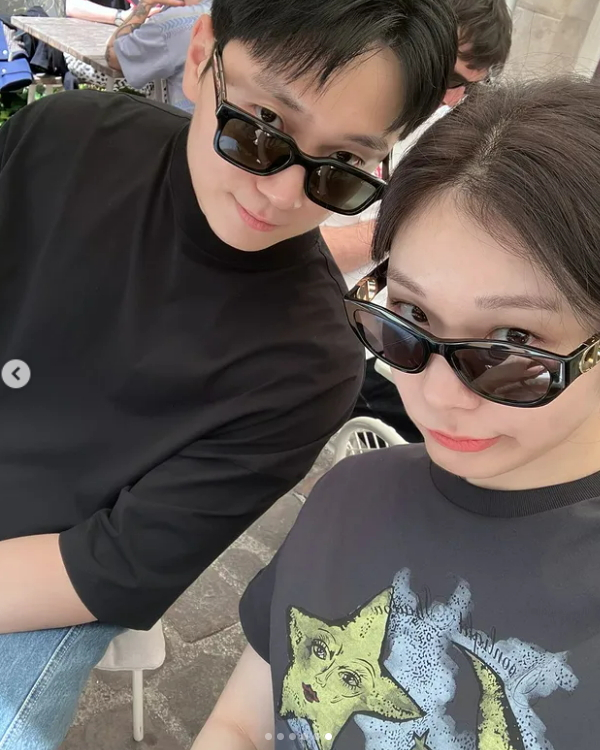 김연아가 소셜미디어에 남편 고우림과 파리 여행 중 찍은 사진을 올렸다. [사진 김연아 인스타그램]