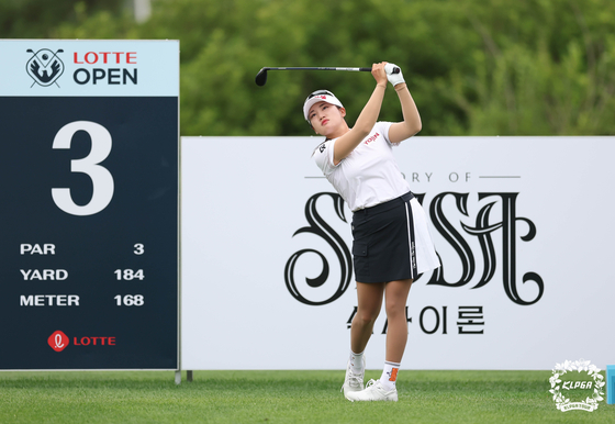 티샷하는 노승희. 사진 KLPGA