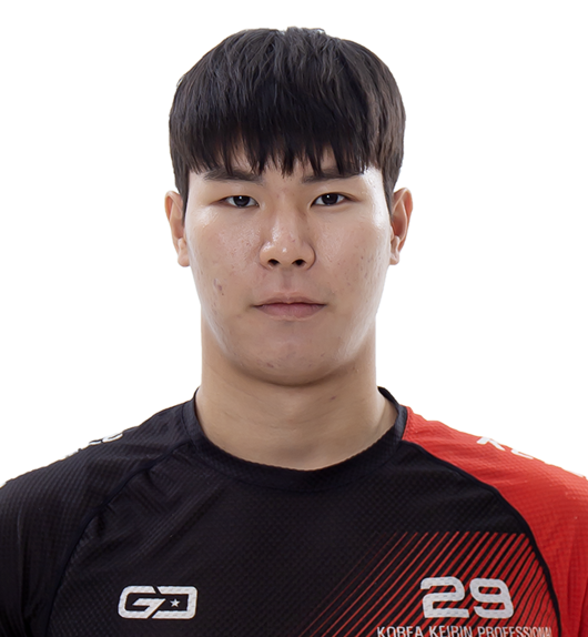 박건수.