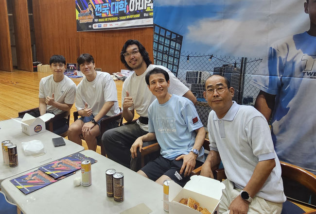 [사진] 허일영, 박무빈, 하승진 등 전현직 프로선수들도 시상식에 참여했다