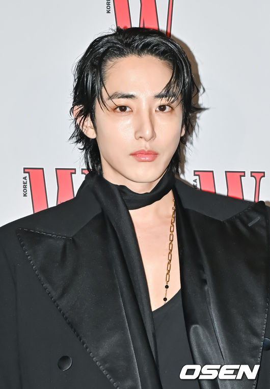 [OSEN=박준형 기자]  24일 오후 서울 광화문 포시즌스 서울에서 제18회유방암인식 향상 캠페인 자선 행사가 진행됐다.모델 겸 배우 이수혁이 포즈를 취하고 있다. 2023.11.24 / soul1014@osen.co.kr